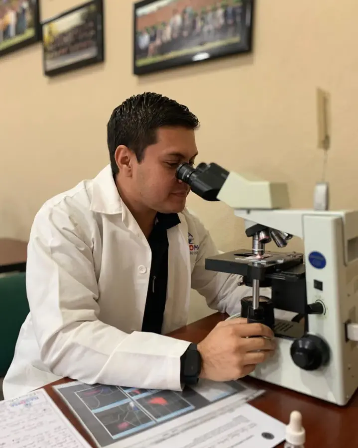 Quimico Laboratorio Rasoma